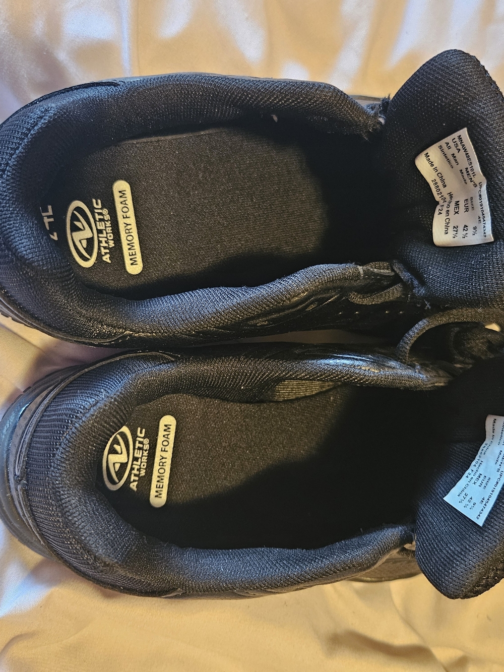 Athletic Works Men’s Black Lace-Up Sneakers - Picture 2 of 4